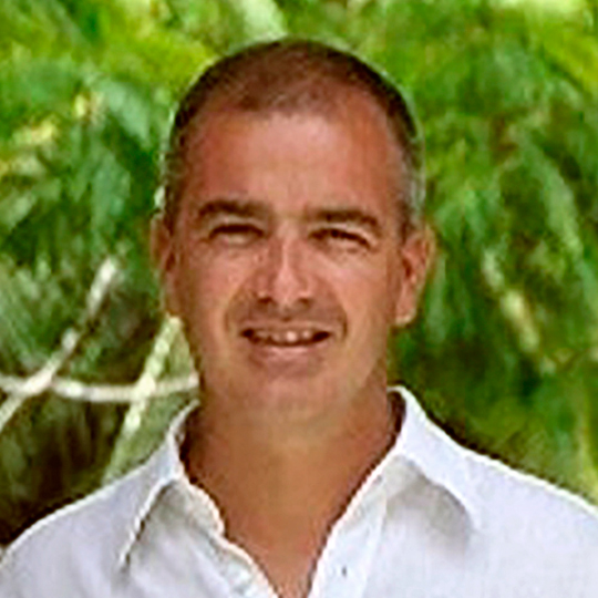 Paris Saclay employee